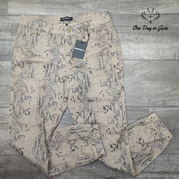 Prosperity Snake Skin Jogger Style Pants Size L - Picture 1 of 6